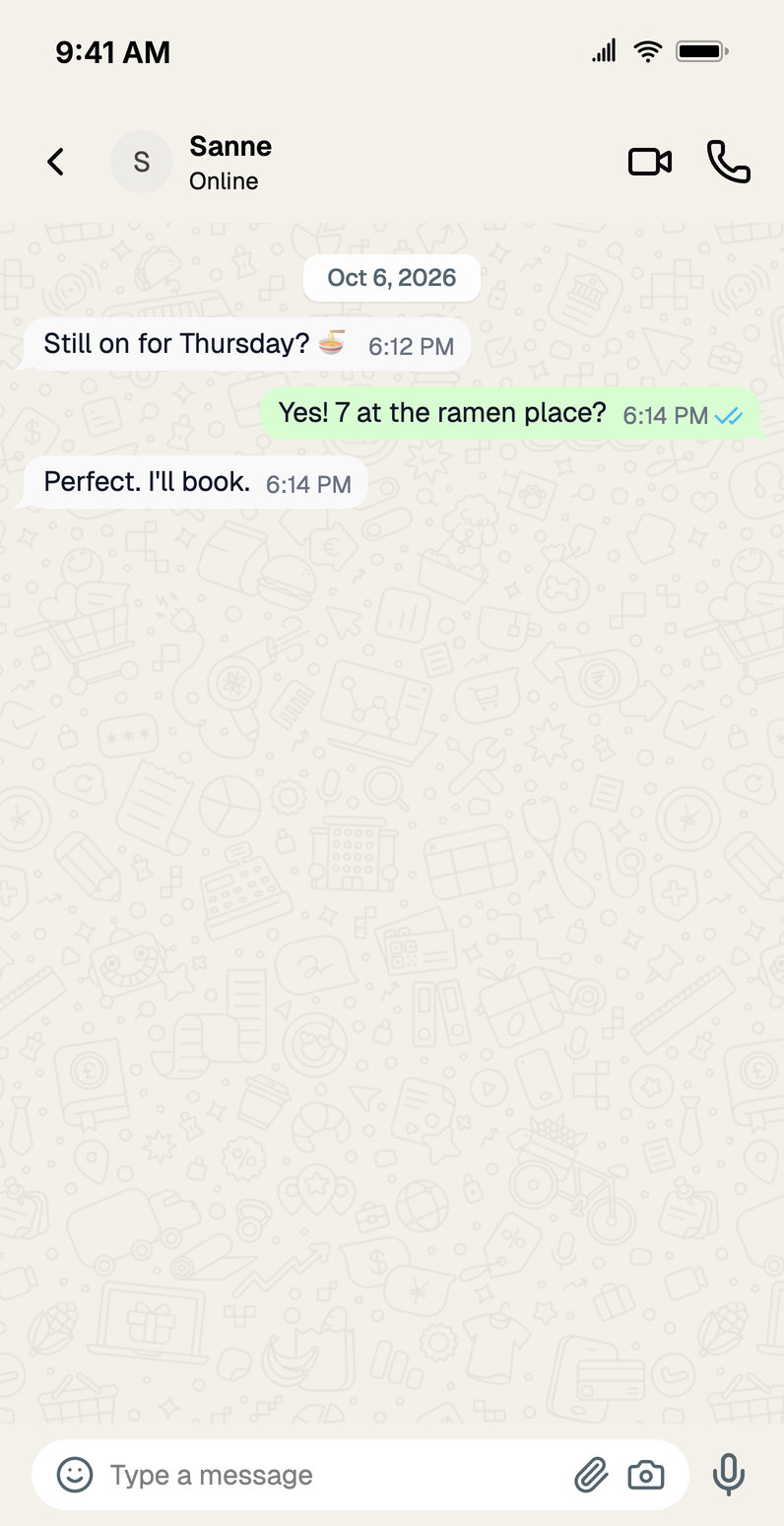 WhatsApp chat mockup with a saved contact: the header shows the name Sanne and the status Online, a short back and forth about dinner with blue ticks on the sent reply